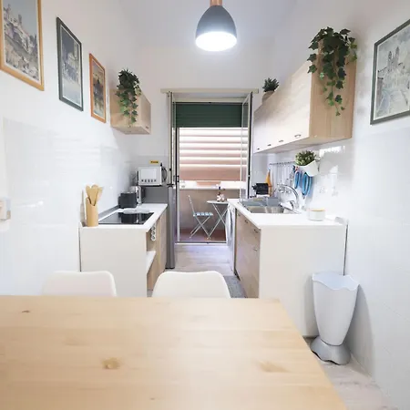 Lovely In Hip And Vibrant Pigneto Rom